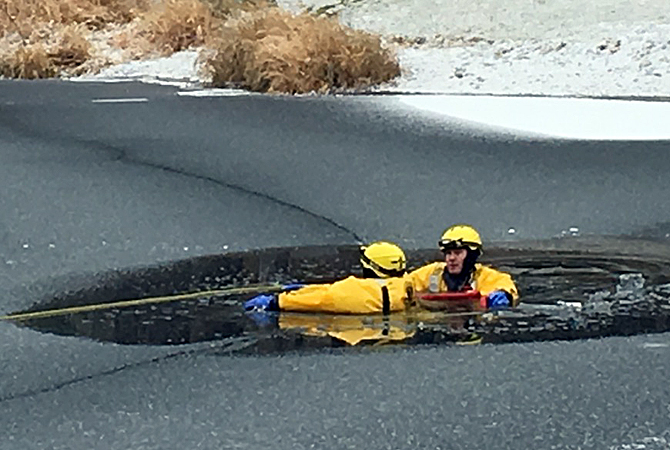 West Kelowna firefighters prep for cold water rescues | iNFOnews.ca West Kelowna firefighters prep for cold water rescues | iNFOnews.ca