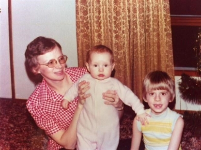 Kelowna woman hopes to find father who doesn't know she exists | iNFOnews.ca
