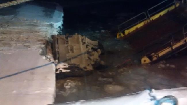 Driver tells of escape as truck fell from ferry: 'A matter of seconds' | iNFOnews.ca Driver tells of escape as truck fell from ferry: 'A matter of seconds' | iNFOnews.ca