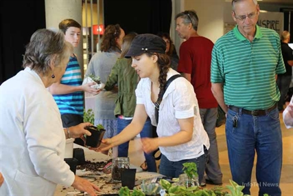 Arts festival proves to be popular weekend event | iNFOnews.ca