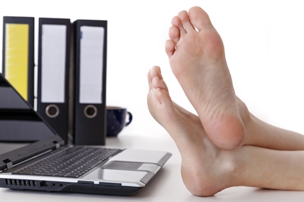 Flatulent, foul-mouthed and barefoot: Uncivil servant made co-worker ill | iNFOnews.ca