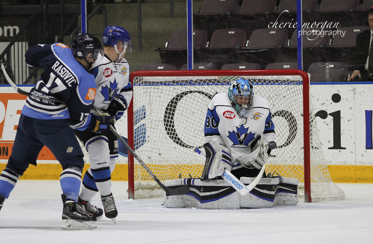 BCHL Playoffs: Penticton Vees hold off Vernon Vipers | iNFOnews.ca