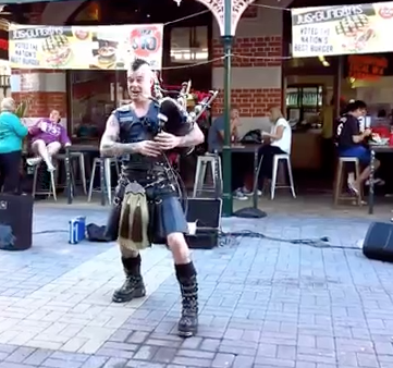 This is how you play bagpipes | iNFOnews.ca