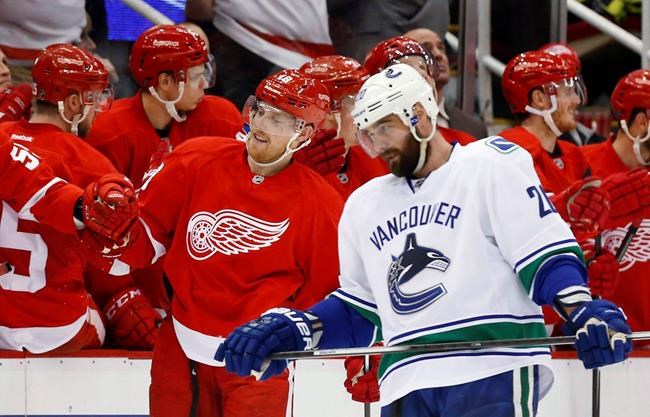 Vancouver Canucks recall veteran forward Chris Higgins from the AHL | iNFOnews.ca Vancouver Canucks recall veteran forward Chris Higgins from the AHL | iNFOnews.ca