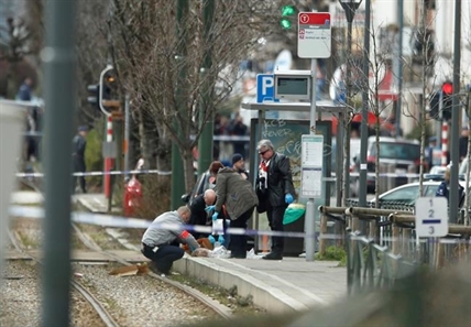 VIDEO: Brussels police conduct more raids linked to deadly bombings | iNFOnews.ca