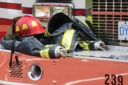 Blazing motorhome almost ignites 5 storey building | iNFOnews.ca Blazing motorhome almost ignites 5 storey building | iNFOnews.ca