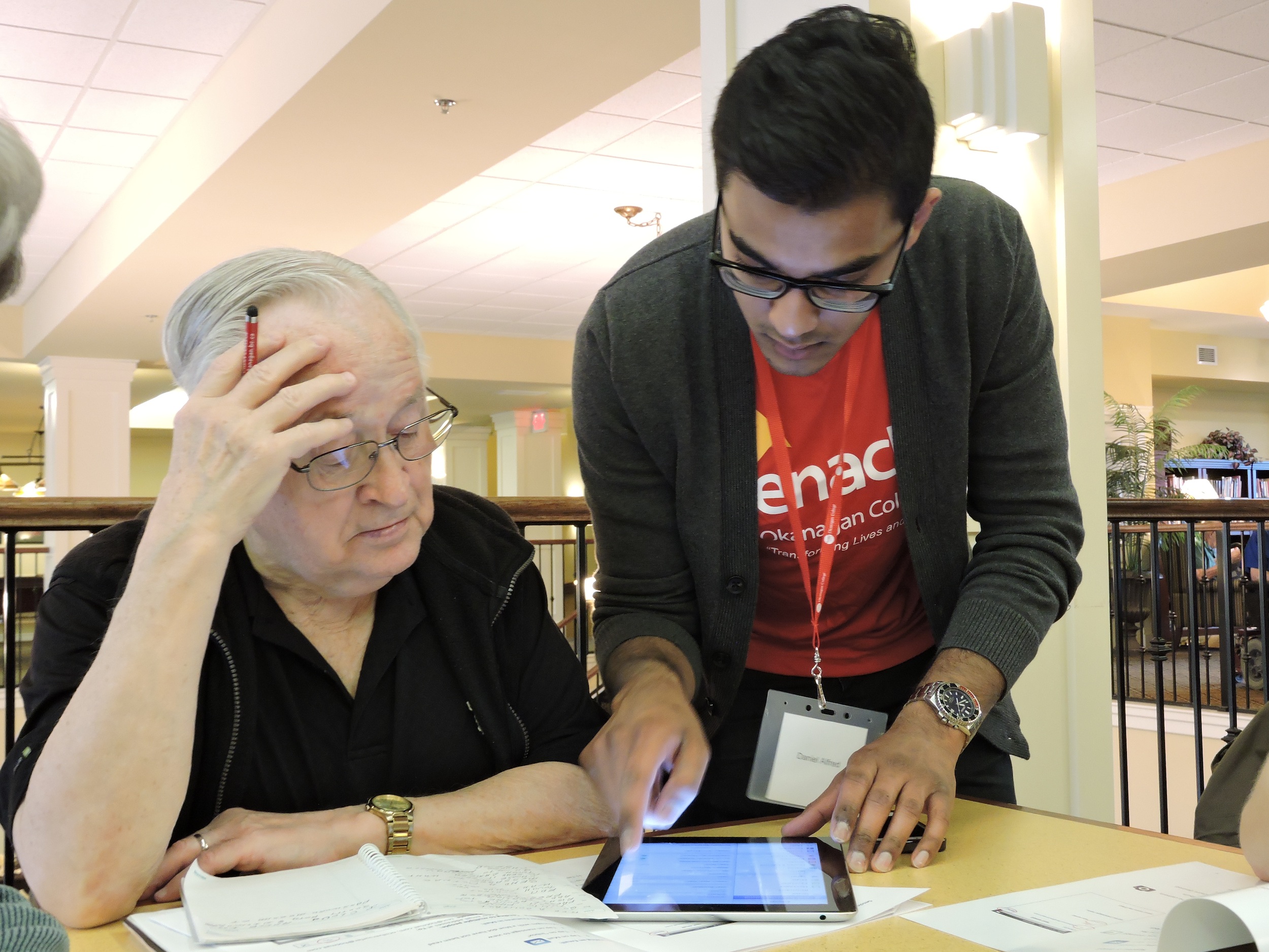 Silver Surfers: Okanagan College students help seniors catch the techie wave | iNFOnews.ca Silver Surfers: Okanagan College students help seniors catch the techie wave | iNFOnews.ca
