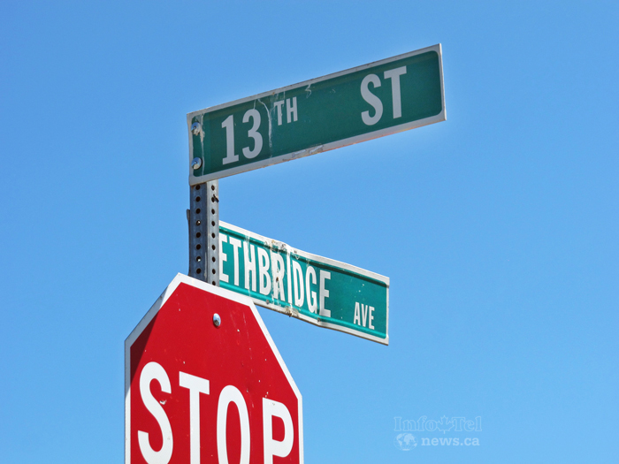 Man yells at police to shoot him | iNFOnews.ca Man yells at police to shoot him | iNFOnews.ca