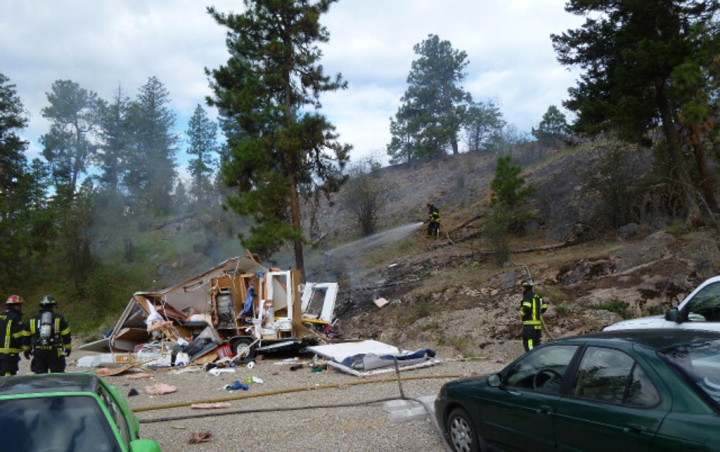 Couple next to exploding trailer avoid injury | iNFOnews.ca