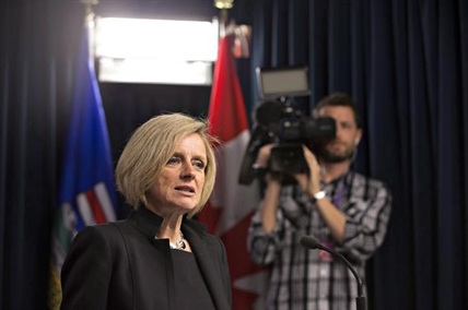 Alberta Premier gets kudos on Fort McMurray fire handling, but hard work just beginning | iNFOnews.ca