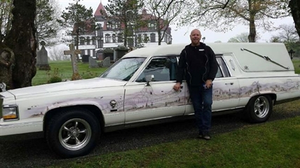 Nova Scotia car collector asked to remove graveyard-painted hearse from driveway | iNFOnews.ca