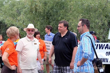 Blooming judges arrive by boat | iNFOnews.ca