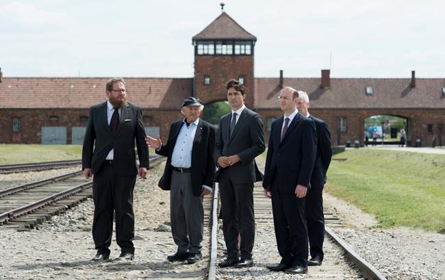 Trudeau visits Auschwitz concentration camp before flying to Ukraine | iNFOnews.ca