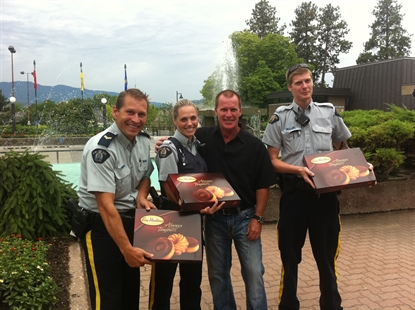 Man celebrates birthday by paying it forward | iNFOnews.ca