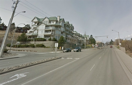 Cop car stuck by transit bus | iNFOnews.ca Cop car stuck by transit bus | iNFOnews.ca