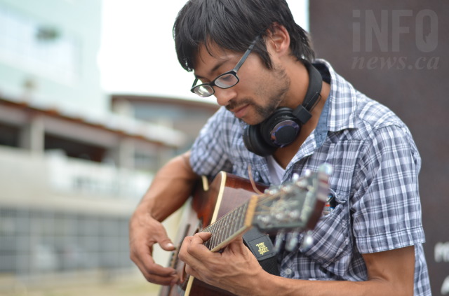 Of five different jobs, making you smile is the one this Vernon busker values most | iNFOnews.ca