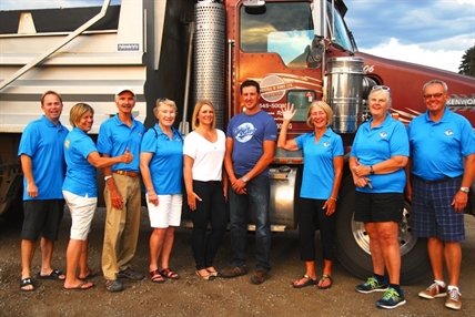 Local business donates new shirts to volunteer Rail Trail ambassadors | iNFOnews.ca Local business donates new shirts to volunteer Rail Trail ambassadors | iNFOnews.ca