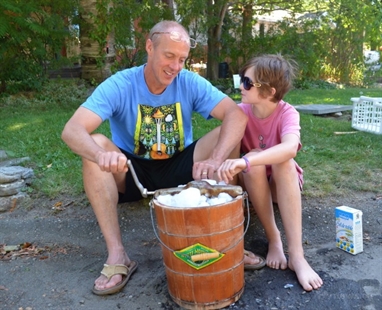 Residents take creative measures against the heat | iNFOnews.ca