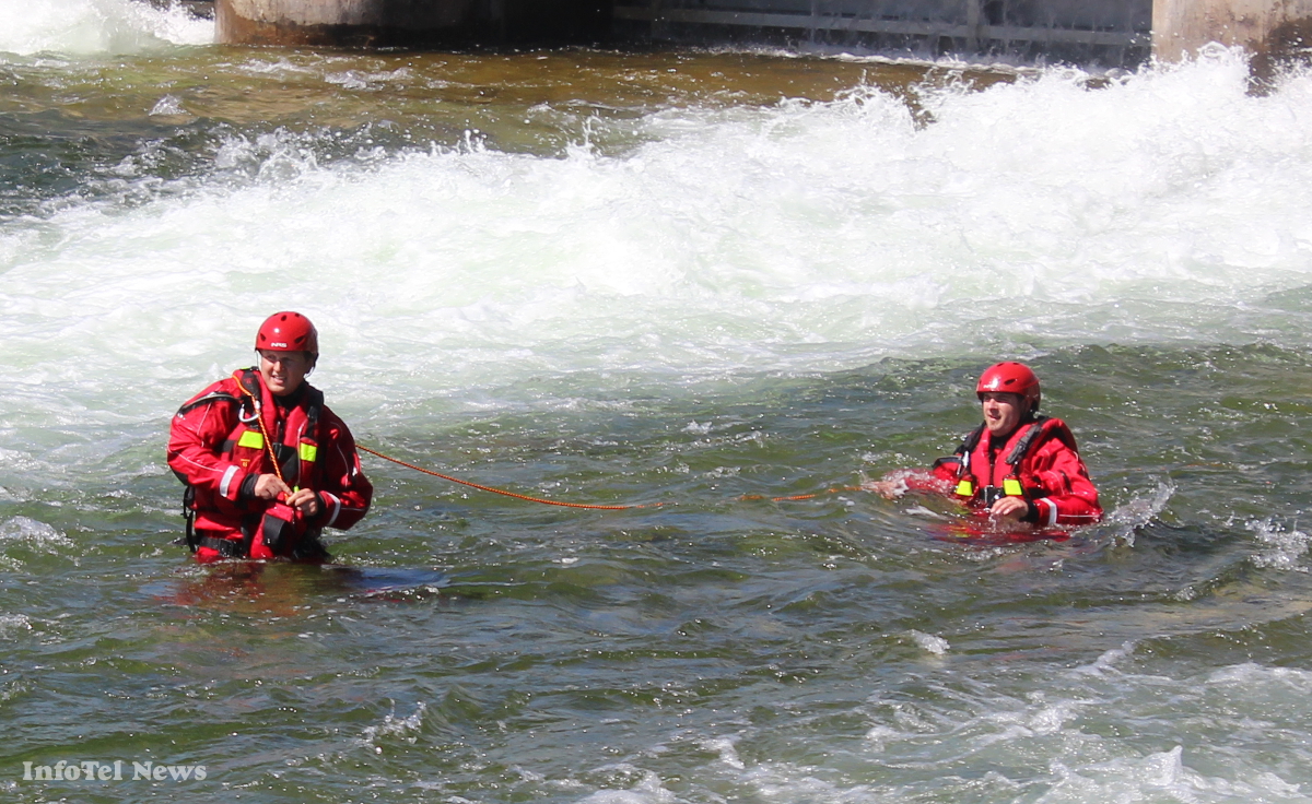Firefighters get wet, wild in new water rescue training | iNFOnews.ca