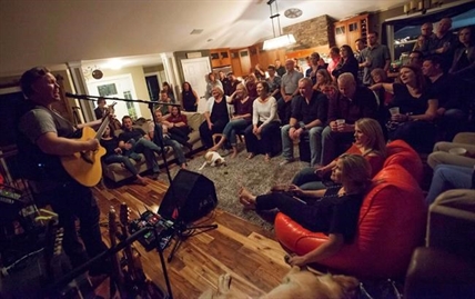 'It feels very personal:' House concerts becoming more popular in Canada | iNFOnews.ca