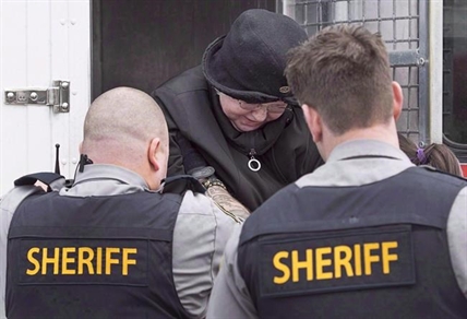 Woman known as 'Black Widow' agrees to sign new peace bond after alleged breach | iNFOnews.ca