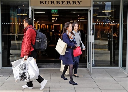 Luxury for less: Tourists are winners in pound's drop | iNFOnews.ca