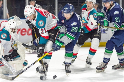 Rockets blast Thunderbirds 5-1 in Seattle | iNFOnews.ca