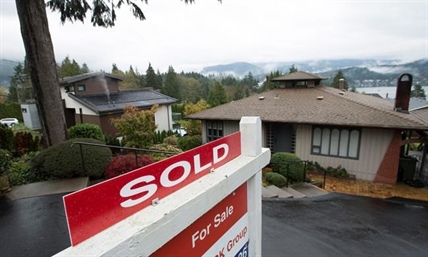 Vancouver home sales plunge 38.8% last month, real estate board says | iNFOnews.ca