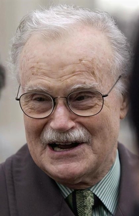 Trailblazing Canadian comedian Dave Broadfoot dead at 90 | iNFOnews.ca