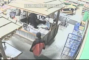 Police seek to identify robber | iNFOnews.ca Police seek to identify robber | iNFOnews.ca