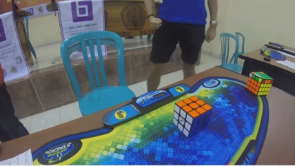 TRENDING NOW: Man solves Rubik's Cube in record time | iNFOnews.ca