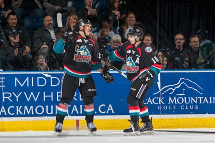 Rockets blast Raiders 7-1 | iNFOnews.ca