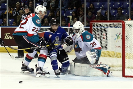 Royal loss for the Kelowna Rockets in Victoria | iNFOnews.ca