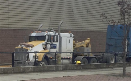 Tow truck pulling semi crashes into Salmon Arm mall | iNFOnews.ca Tow truck pulling semi crashes into Salmon Arm mall | iNFOnews.ca