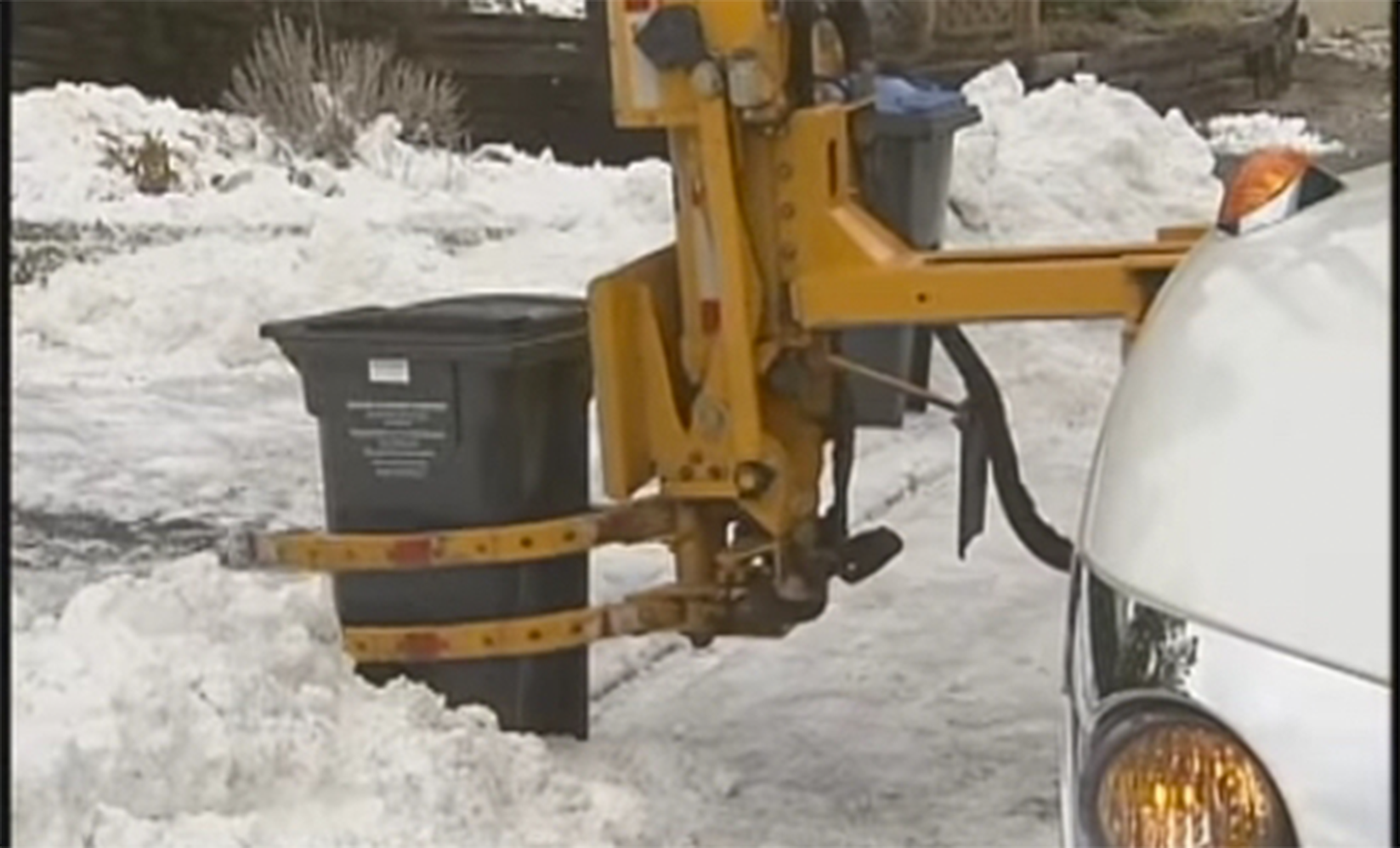 Snowfall may cause garbage collection delays | iNFOnews.ca