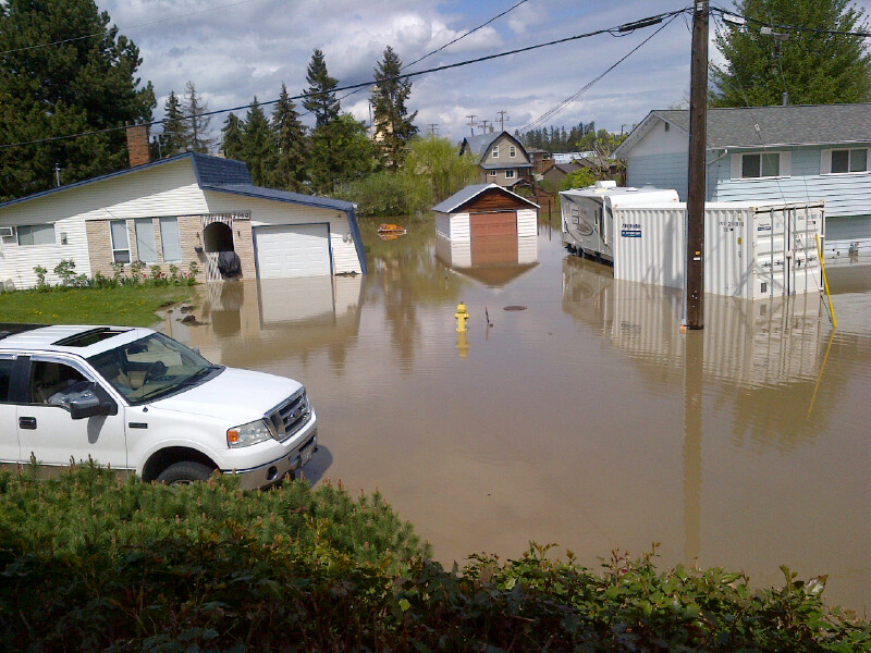FLOOD WATCH 2017: Armstrong residents mop up after devastating flood | iNFOnews.ca FLOOD WATCH 2017: Armstrong residents mop up after devastating flood | iNFOnews.ca