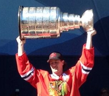 Hockey fans pack Gyro Park to see Duncan Keith and Stanley Cup | iNFOnews.ca Hockey fans pack Gyro Park to see Duncan Keith and Stanley Cup | iNFOnews.ca
