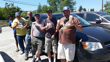 Canadian Mental Health Association men’s group thrilled with donated van from Parker’s | iNFOnews.ca