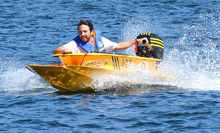 Bathtubbers compete in the third annual Great Ogopogo Bathtub Race | iNFOnews.ca Bathtubbers compete in the third annual Great Ogopogo Bathtub Race | iNFOnews.ca
