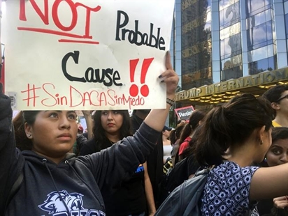 Hundreds protest immigration order outside Trump hotel | iNFOnews.ca Hundreds protest immigration order outside Trump hotel | iNFOnews.ca