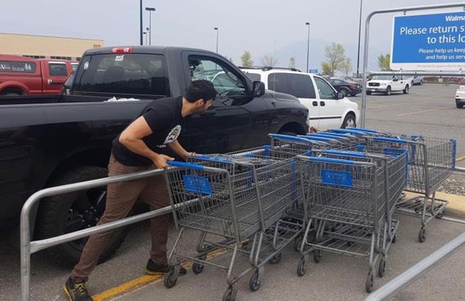 Kamloops homeless man receives new cart donated by community | iNFOnews.ca Kamloops homeless man receives new cart donated by community | iNFOnews.ca