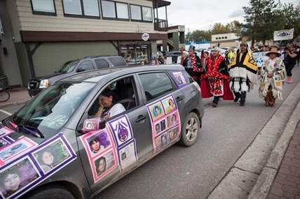 Families walk Highway of Tears before missing, murdered Indigenous women hearing | iNFOnews.ca Families walk Highway of Tears before missing, murdered Indigenous women hearing | iNFOnews.ca