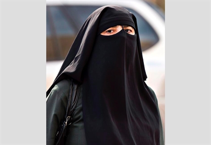 Quebec lawmakers pass controversial law obliging citizens to uncover their faces | iNFOnews.ca Quebec lawmakers pass controversial law obliging citizens to uncover their faces | iNFOnews.ca