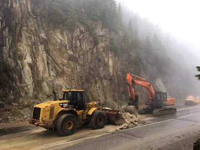 UPDATE: Trans-Canada between Revelstoke, Golden reopens following rock slide | iNFOnews.ca UPDATE: Trans-Canada between Revelstoke, Golden reopens following rock slide | iNFOnews.ca