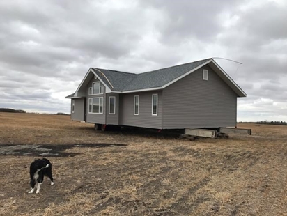 Where did that come from? Saskatchewan farmer finds new house in his field | iNFOnews.ca