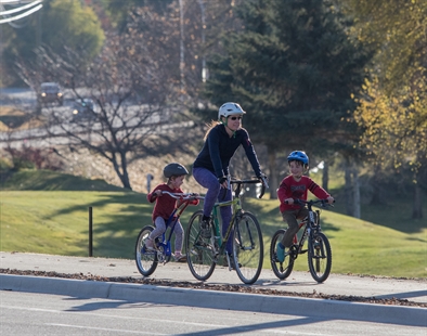 Heads-Up Pedestrians, Cyclists and Drivers | iNFOnews.ca