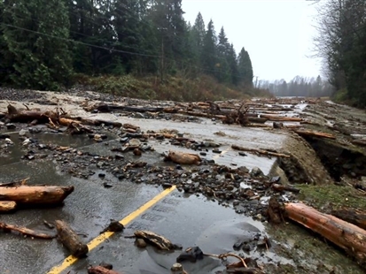 Mudslides cut travel on Highway 1 through eastern Fraser Valley | iNFOnews.ca Mudslides cut travel on Highway 1 through eastern Fraser Valley | iNFOnews.ca