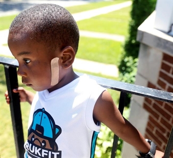 5-year-old Chicago boy shot in 2016 shoots himself in hand | iNFOnews.ca