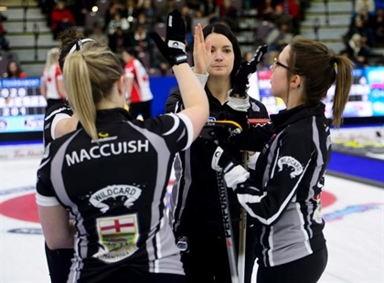 Kerri Einarson, Jennifer Jones to meet in Page 1-2 playoff at Scotties | iNFOnews.ca Kerri Einarson, Jennifer Jones to meet in Page 1-2 playoff at Scotties | iNFOnews.ca