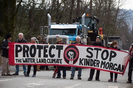 Greens' Elizabeth May, NDP MP Kennedy Stewart join anti-pipeline protest in B.C. | iNFOnews.ca